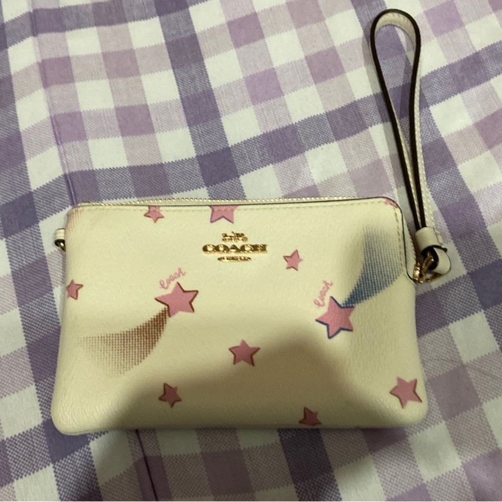 Wristlet - Picture 1 of 6